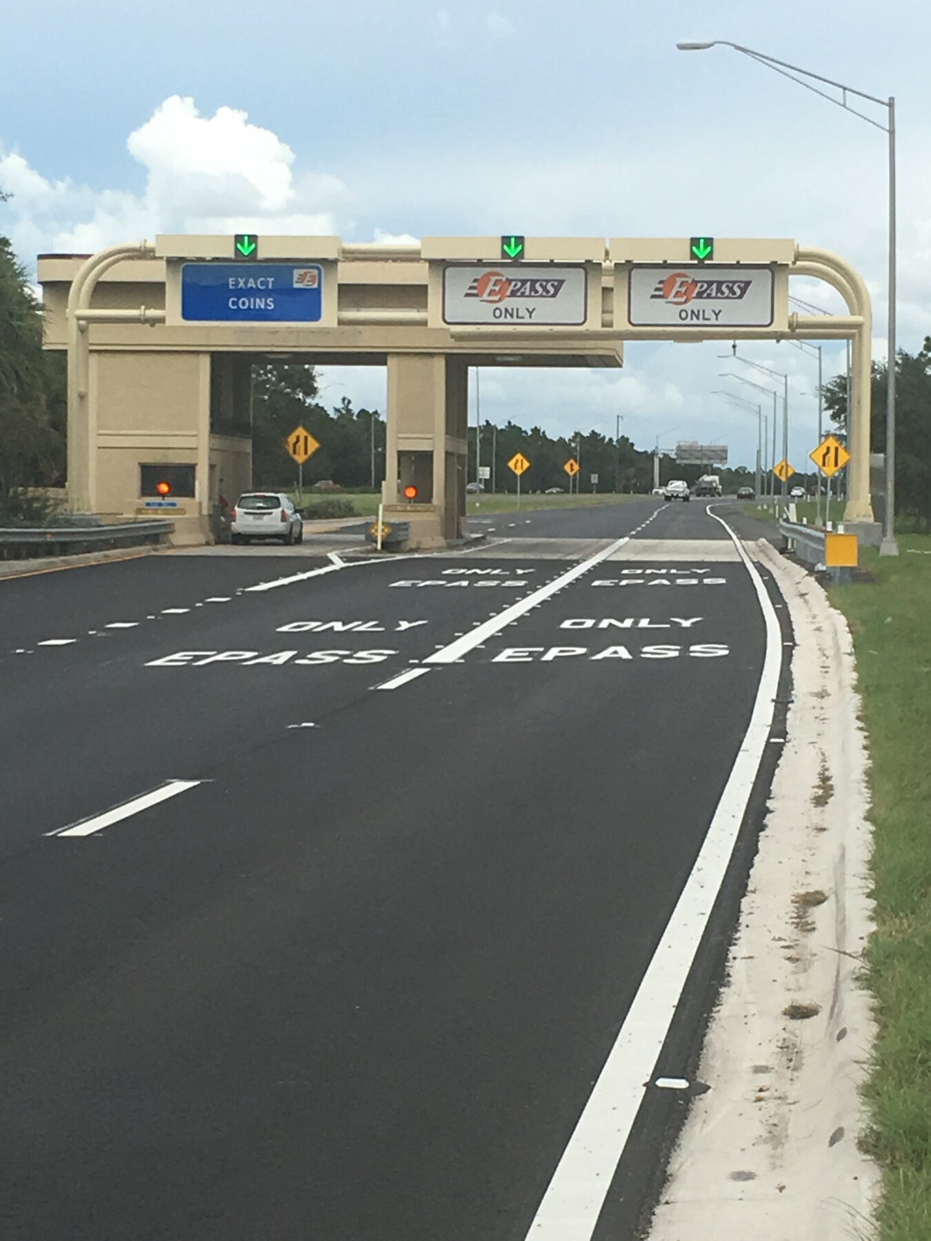 Toll plaza at State Road 429/County Road 535 Entrance Ramp